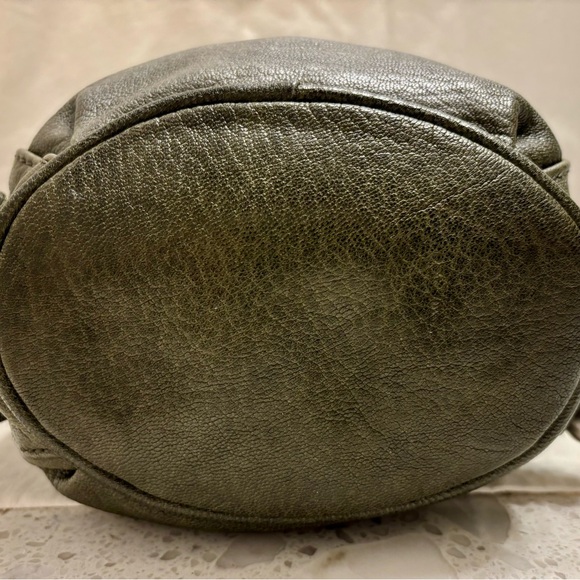 Shih shoulder strap bag. - Picture 9 of 9